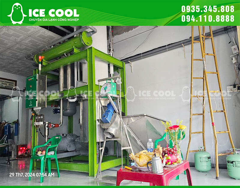 Đội ngũ kỹ thuật sẽ thực hiện khảo sát thực địa, tư vấn công suất phù hợp, hướng dẫn thiết kế nhà xưởng, lắp đặt hệ thống điện – nước – kho lạnh cho khách hàng
